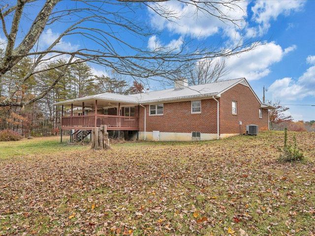 800 Orchard DR, Bassett, VA 24055