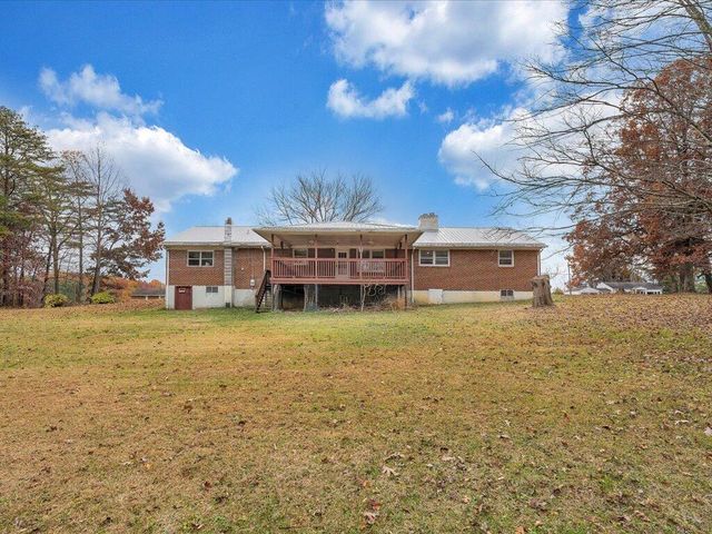800 Orchard DR, Bassett, VA 24055