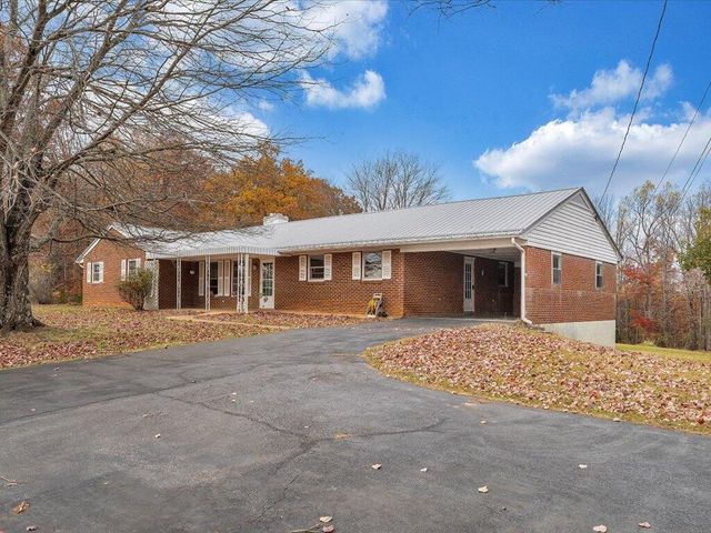 800 Orchard DR, Bassett, VA 24055