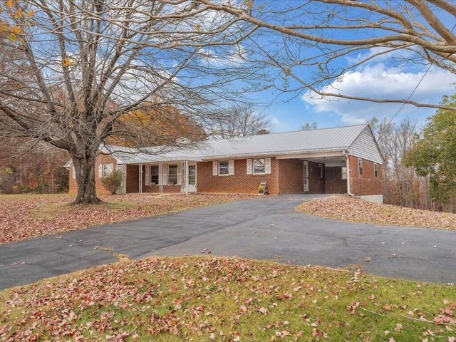 800 Orchard DR, Bassett, VA 24055