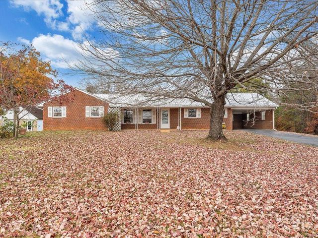 800 Orchard DR, Bassett, VA 24055