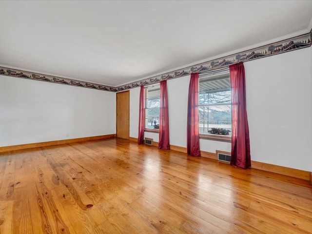 800 Orchard DR, Bassett, VA 24055