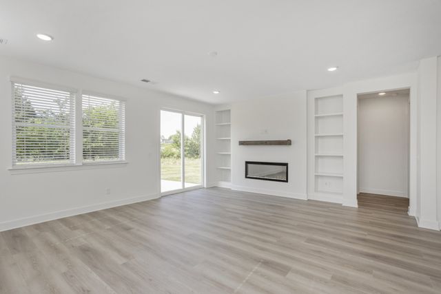 102 West Cassa Way, Mount Juliet, TN 37122
