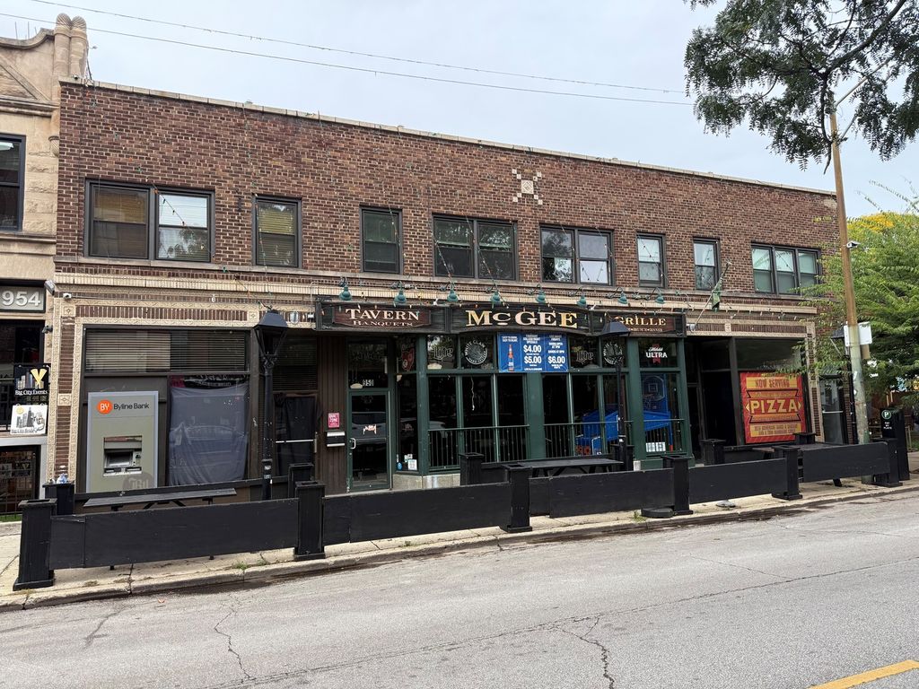948 W Webster Avenue, Chicago, IL 60614