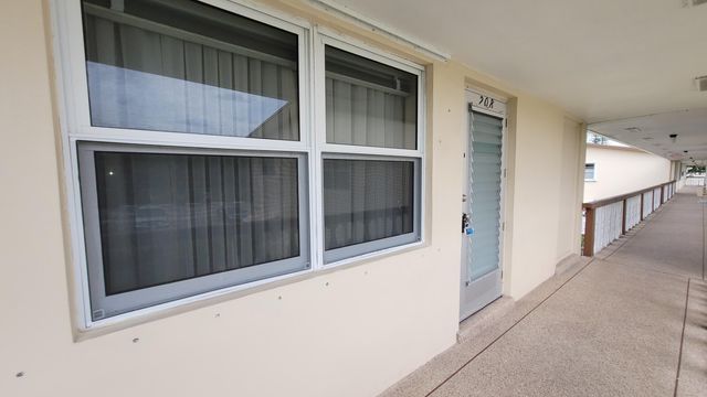 208 EASTHAMPTON I, West Palm Beach, FL 33417