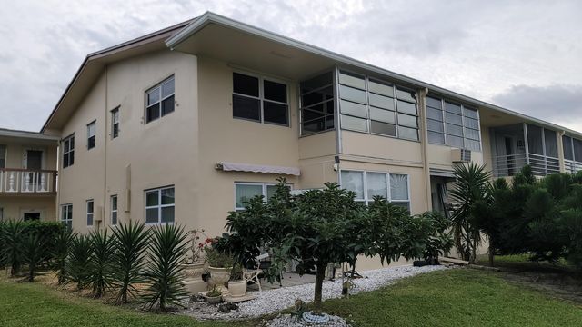 208 EASTHAMPTON I, West Palm Beach, FL 33417