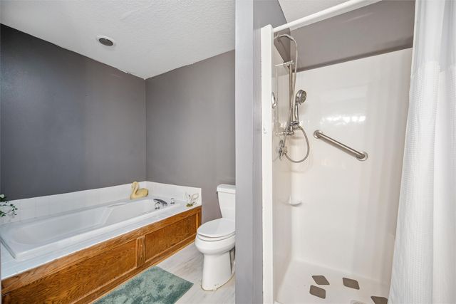 3201 SW Woods Court, Ankeny, IA 50023