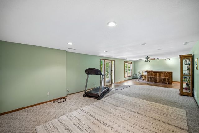 3201 SW Woods Court, Ankeny, IA 50023