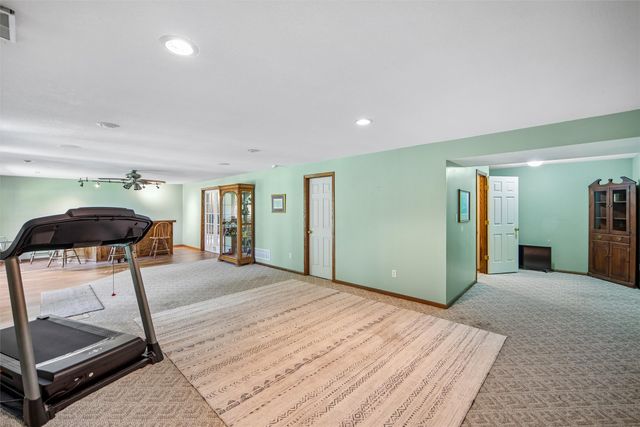 3201 SW Woods Court, Ankeny, IA 50023