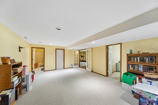 3201 SW Woods Court, Ankeny, IA 50023