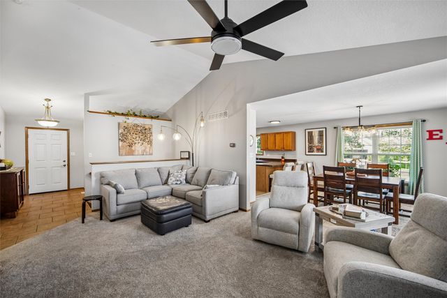 3201 SW Woods Court, Ankeny, IA 50023