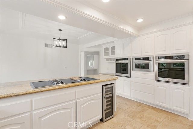 19371 Woodlands, Huntington Beach, CA 92648