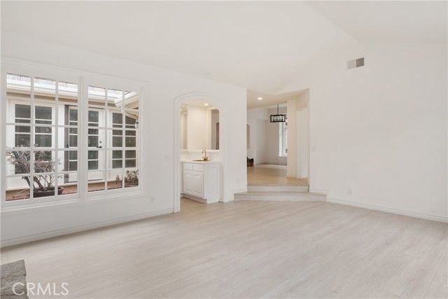 19371 Woodlands, Huntington Beach, CA 92648