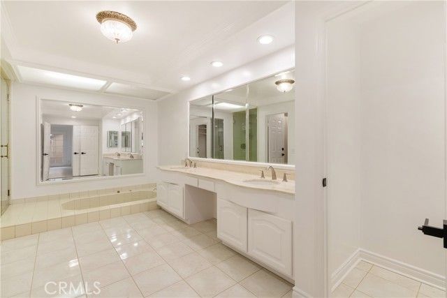 19371 Woodlands, Huntington Beach, CA 92648