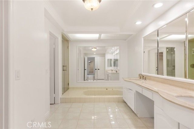 19371 Woodlands, Huntington Beach, CA 92648