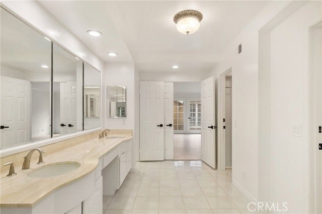 19371 Woodlands, Huntington Beach, CA 92648