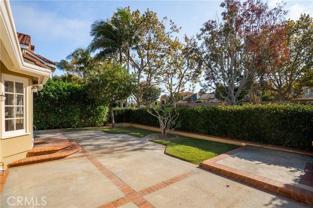 19371 Woodlands, Huntington Beach, CA 92648