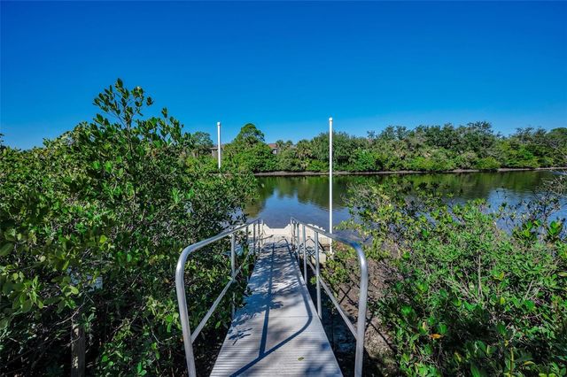 10622 CAPE HATTERAS DRIVE, Tampa, FL 33615