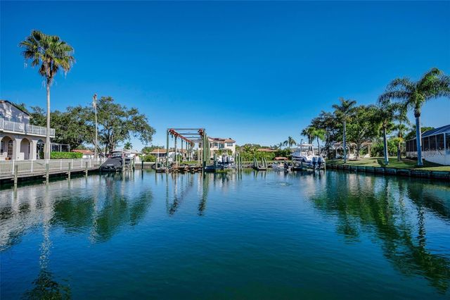 10622 CAPE HATTERAS DRIVE, Tampa, FL 33615