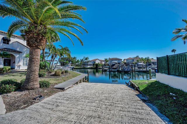 10622 CAPE HATTERAS DRIVE, Tampa, FL 33615