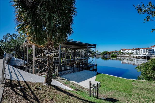 10622 CAPE HATTERAS DRIVE, Tampa, FL 33615