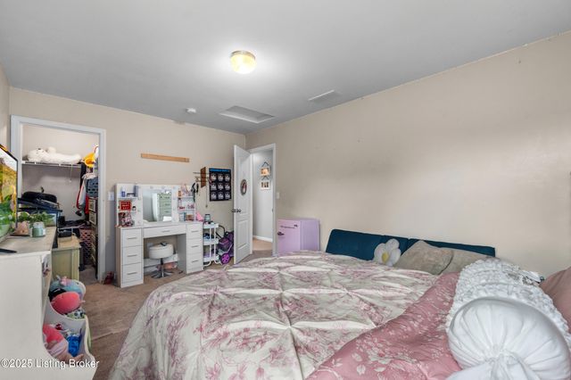 2416 Cherry Creek Rd, La Grange, KY 40031