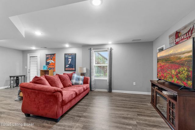 2416 Cherry Creek Rd, La Grange, KY 40031