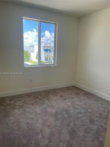 10300 NW 66th St 104, Doral, FL 33178