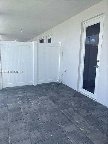 10300 NW 66th St 104, Doral, FL 33178