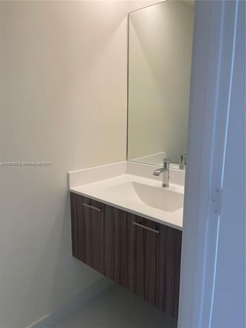 10300 NW 66th St 104, Doral, FL 33178