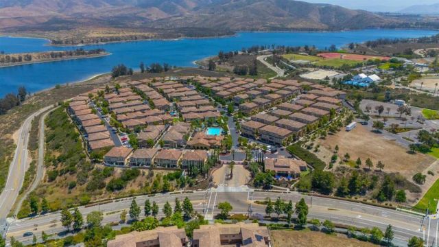 2860 Athens Road 6, Chula Vista, CA 91915