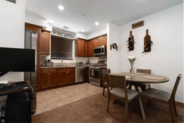 2860 Athens Road 6, Chula Vista, CA 91915