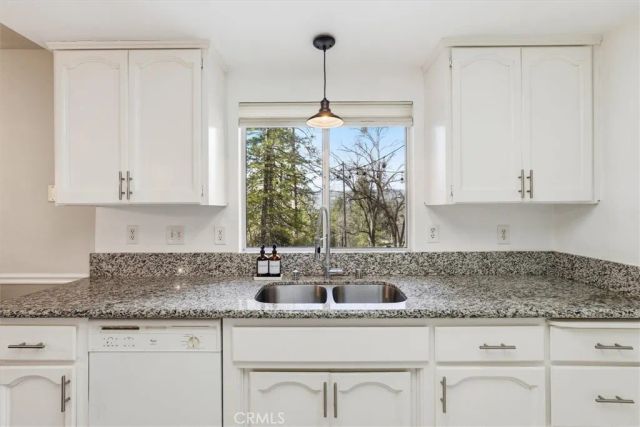 50047 Hangtree, Oakhurst, CA 93644