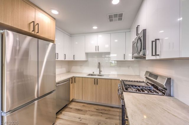 10553 Pine Glen Avenue 107, Las Vegas, NV 89144