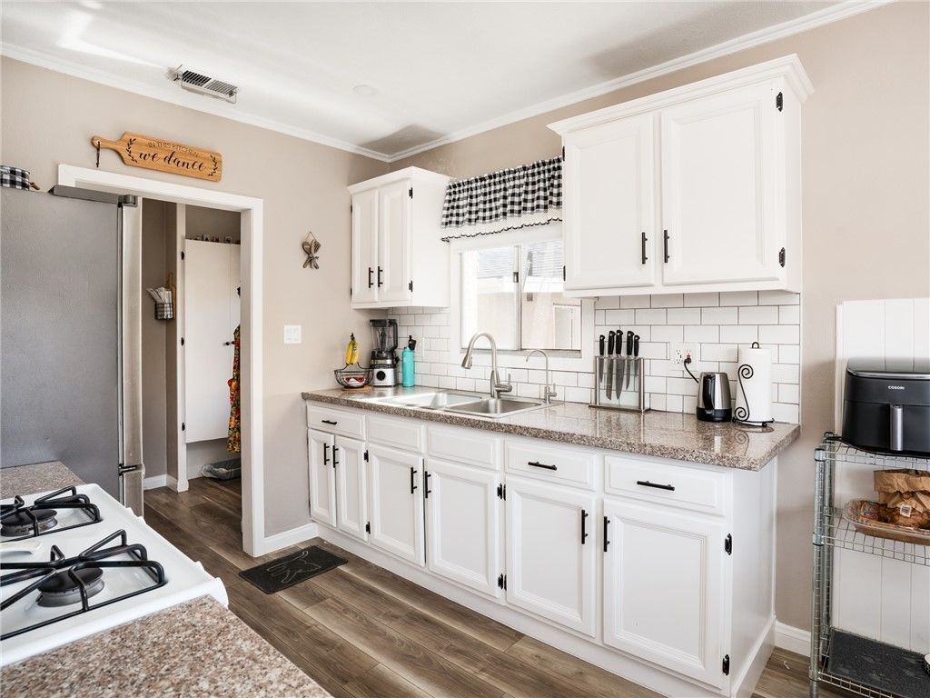 12808 Shoup Avenue, Hawthorne, CA 90250 — photo 5