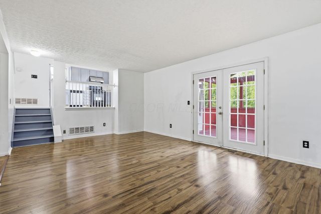 8207 Arbor Rose Way, Blacklick, OH 43004