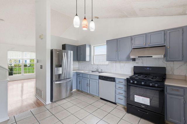 8207 Arbor Rose Way, Blacklick, OH 43004