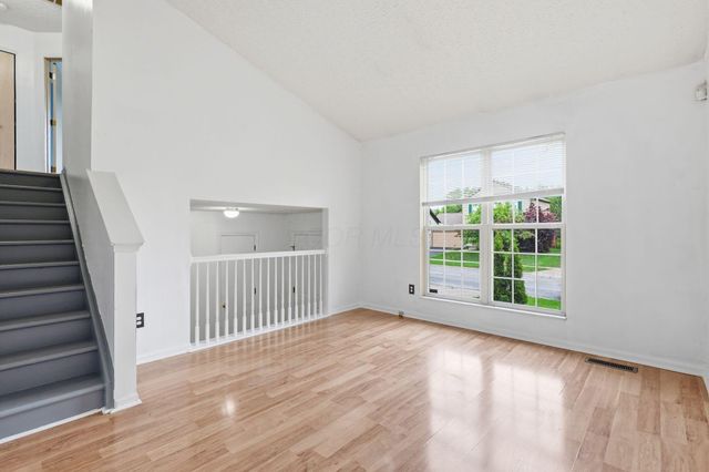 8207 Arbor Rose Way, Blacklick, OH 43004