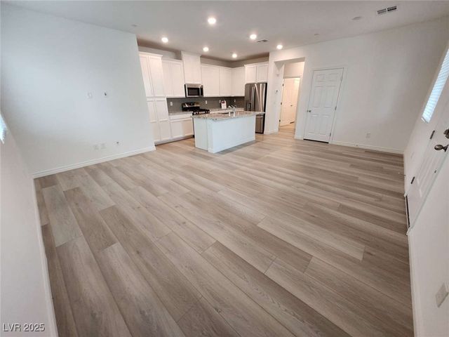 7332 North Decatur Boulevard 2, North Las Vegas, NV 89084