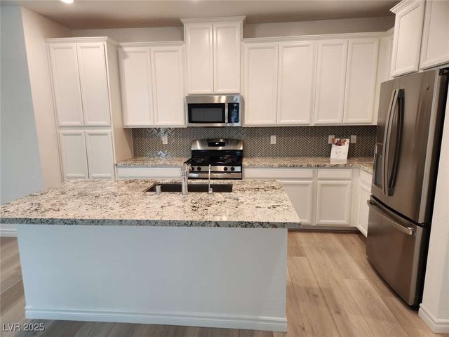 7332 North Decatur Boulevard 2, North Las Vegas, NV 89084