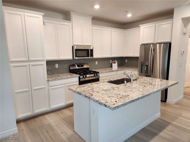 7332 North Decatur Boulevard 2, North Las Vegas, NV 89084