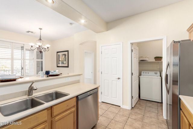 3131 E LEGACY Drive 2041, Phoenix, AZ 85042