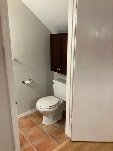 6901 SW 44TH AVENUE, Gainesville, FL 32608