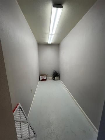 445 W Railroad Avenue, China, TX 77613