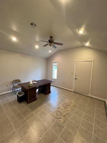 445 W Railroad Avenue, China, TX 77613