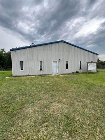 445 W Railroad Avenue, China, TX 77613