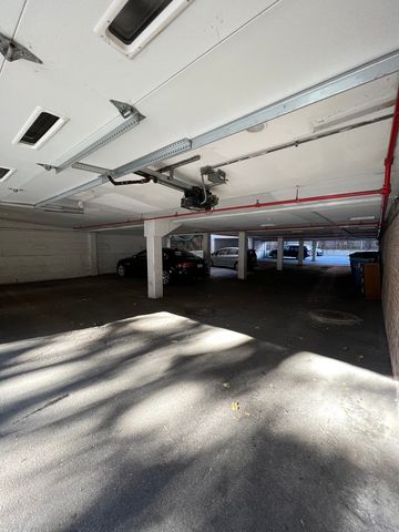 736 W Buena Avenue 306, Chicago, IL 60613