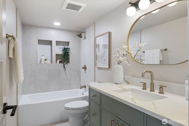 2425 NW Oakcrest Drive, Issaquah, WA 98027