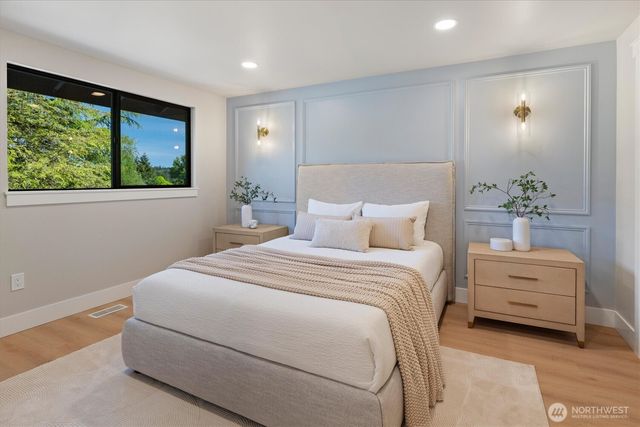 2425 NW Oakcrest Drive, Issaquah, WA 98027