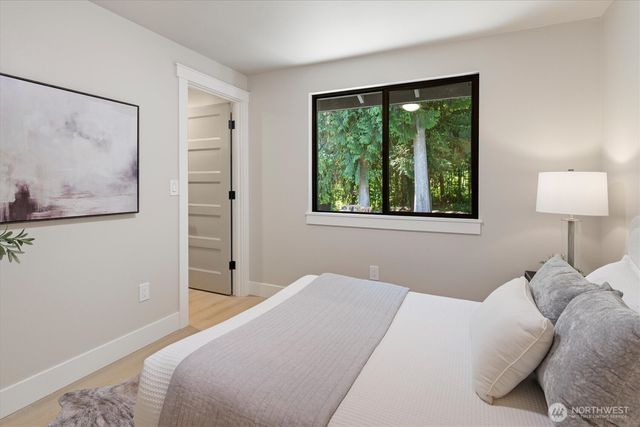 2425 NW Oakcrest Drive, Issaquah, WA 98027